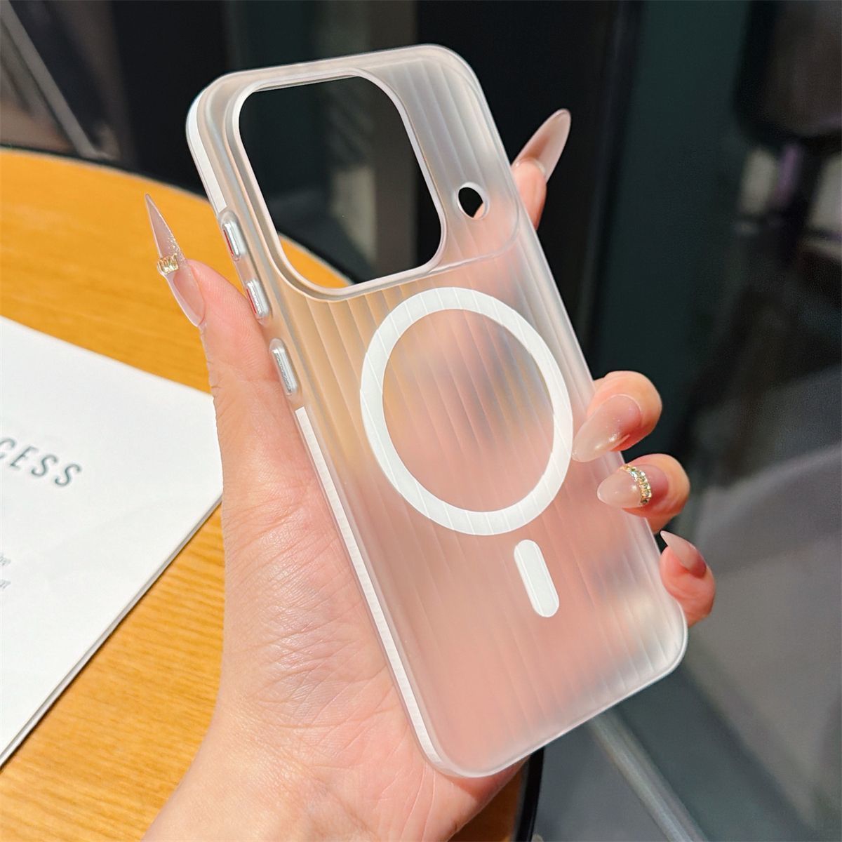 高級アイスフォグ波形ストリップ磁気ケース OPPO Find - Oppo Find X8 のレビューと価格